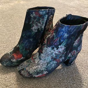 Zigi Soho Brocade Paisley Ankle Boots, Size 8.5M